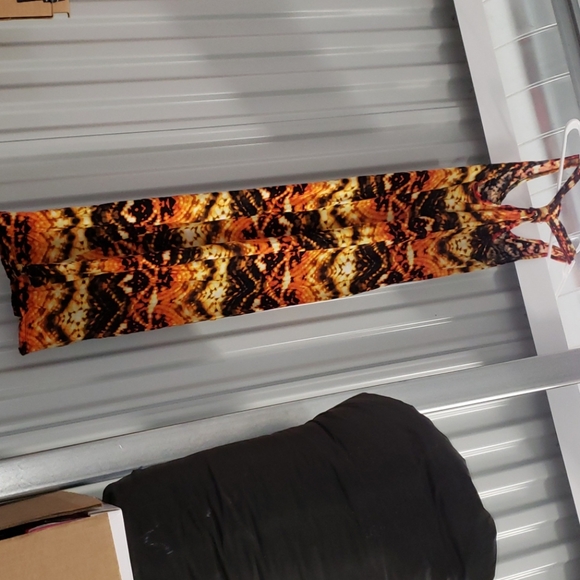 Dress - Picture 2 of 3